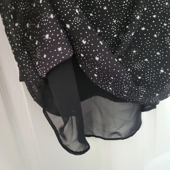 LOFT black and white starry top Size‎ L - Picture 3 of 5